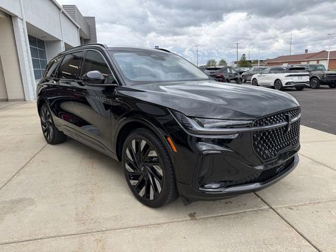 Used 2025 Lincoln Nautilus Black Label w/ Jet Appearance Package image 3