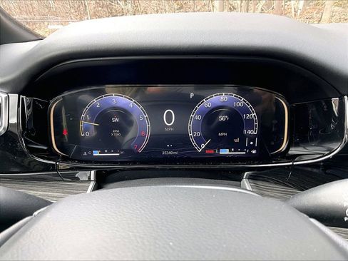 Used 2022 Jeep Wagoneer Series III AWD/4WD image 25