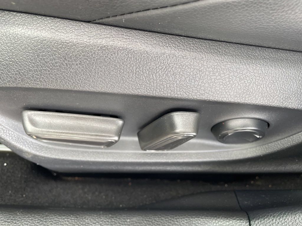 Used 2025 Toyota Corolla XSE FWD image 12