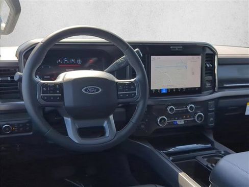 New 2026 Ford F250 Lariat w/ Black Appearance Package AWD/4WD image 17