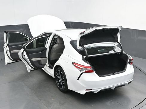 Used 2020 Toyota Camry SE image 37