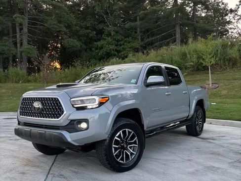 Used 2021 Toyota Tacoma TRD Sport w/ Technology Package AWD/4WD image 1