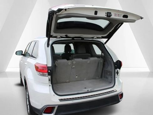 Used 2019 Toyota Highlander Limited image 32