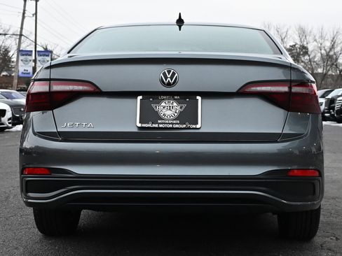 Used 2022 Volkswagen Jetta S image 9