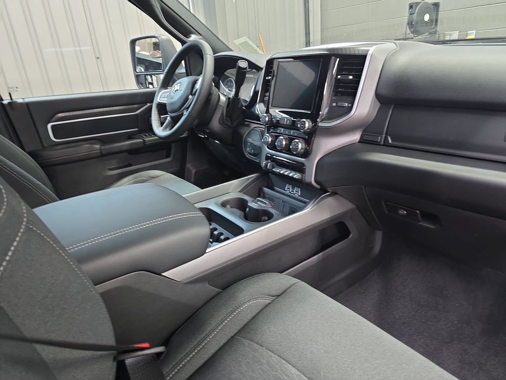New 2026 RAM 3500 Big Horn AWD/4WD image 10