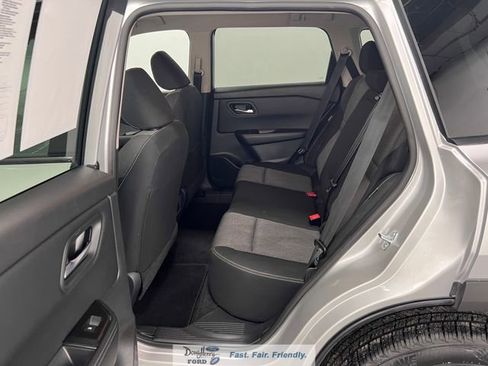 Used 2025 Nissan Rogue SV image 30