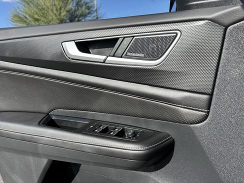 Certified 2025 Volkswagen Atlas Cross Sport SEL Premium R-Line image 19