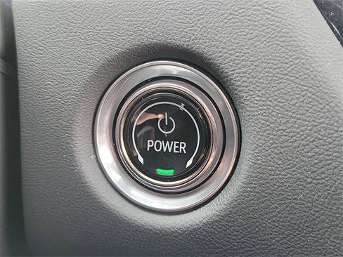 Used 2025 Cadillac Lyriq Luxury image 15