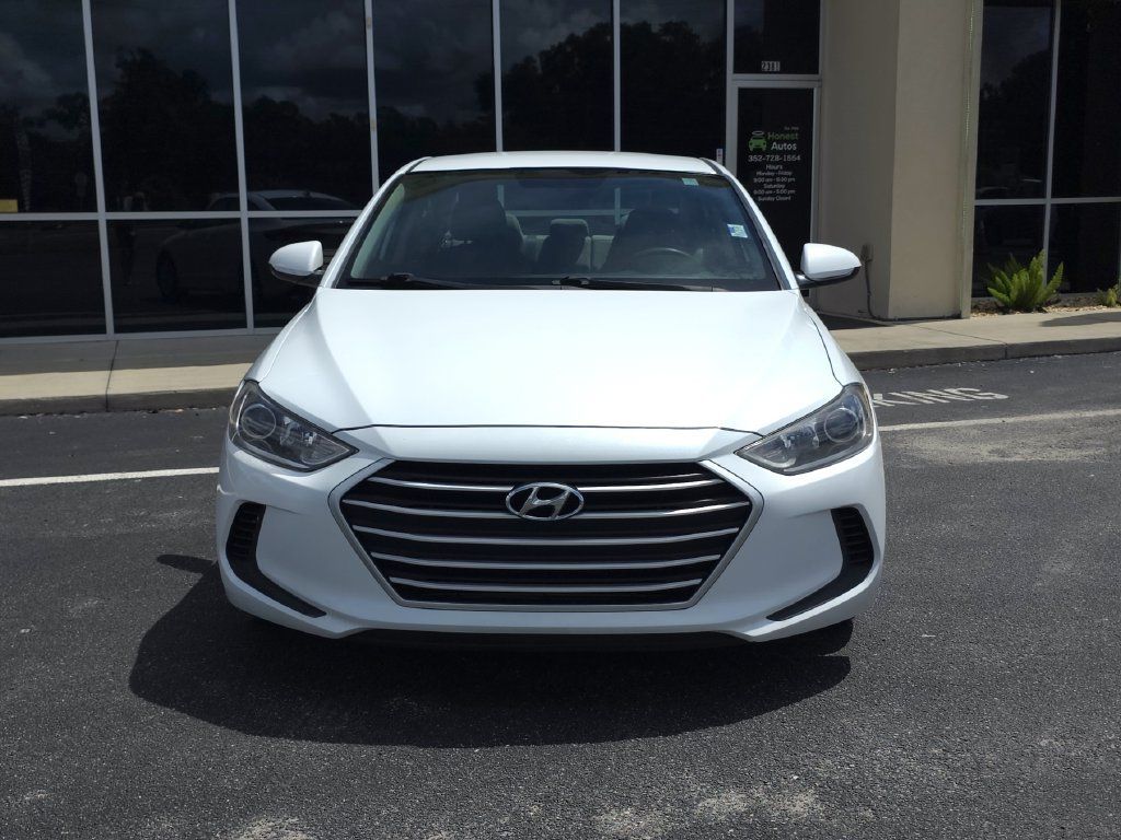 Used 2017 Hyundai Elantra SE FWD image 2