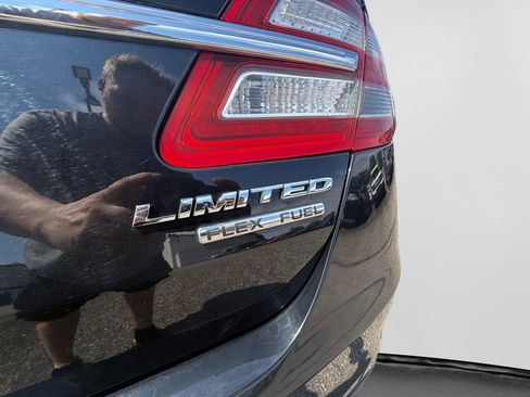 Used 2016 Ford Taurus Limited w/ Equipment Group 301A FWD image 10
