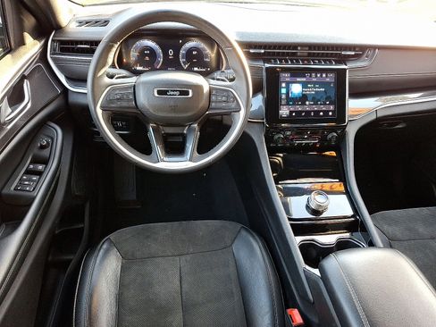 Certified 2023 Jeep Grand Cherokee L Laredo image 13