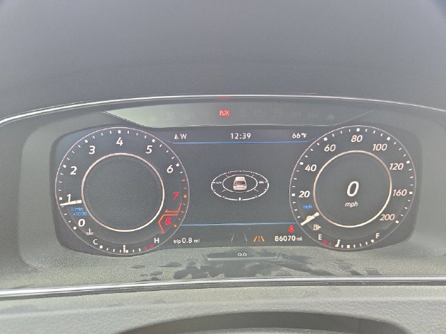 Used 2018 Volkswagen Golf R 4-Door AWD/4WD image 9