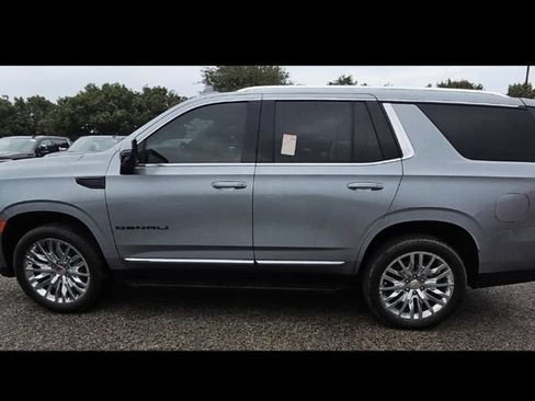 Used 2024 GMC Yukon Denali w/ Advanced Technology Package RWD image 3