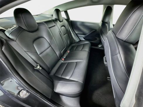 Used 2022 Tesla Model 3 Standard Range RWD image 25