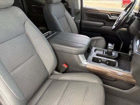 Used 2023 Chevrolet Silverado 1500 LT Trail Boss w/ LPO, Dark Essentials Package AWD/4WD image 11