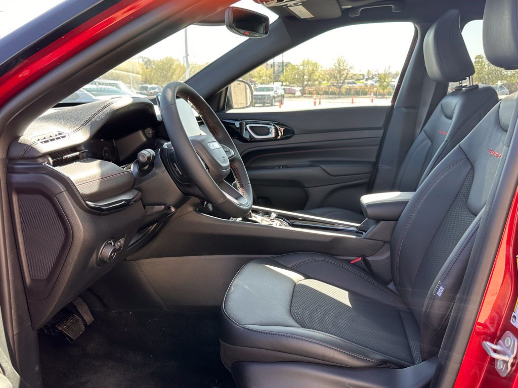 New 2026 Jeep Compass Trailhawk w/ Sun, Sound & Navigation Group AWD/4WD image 11