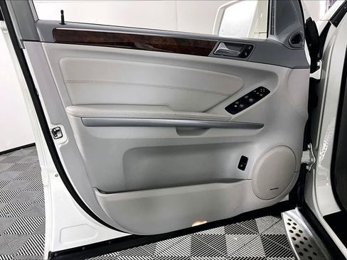 Used 2011 Mercedes-Benz ML 350 2WD image 19