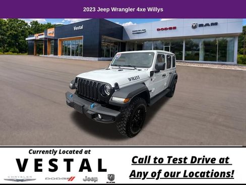 Used 2023 Jeep Wrangler Unlimited w/ Sun & Screen Package AWD/4WD image 15