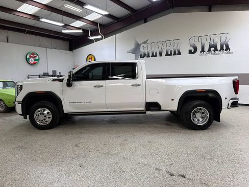Used 2024 GMC Sierra 3500 Denali w/ Denali Reserve Package AWD/4WD image 3