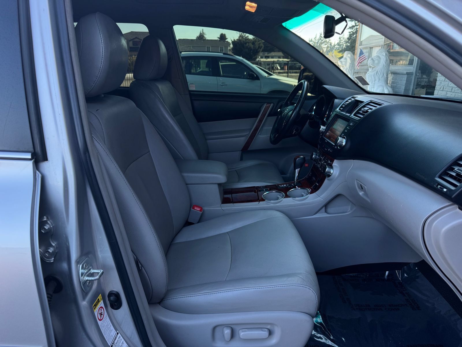Used 2012 Toyota Highlander Limited w/ Tow Pkg AWD/4WD image 22