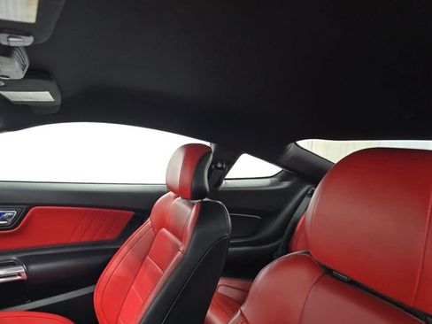Used 2017 Ford Mustang GT Premium w/ GT Performance Package RWD image 7