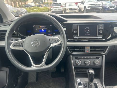 Used 2022 Volkswagen Taos S FWD image 8