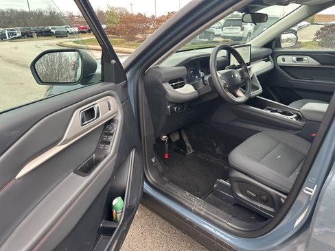 Used 2026 Ford Explorer Active image 8