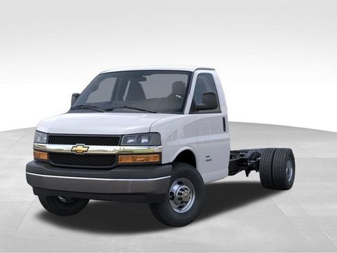 New 2026 Chevrolet Express 3500 w/ Power Convenience Package RWD image 6