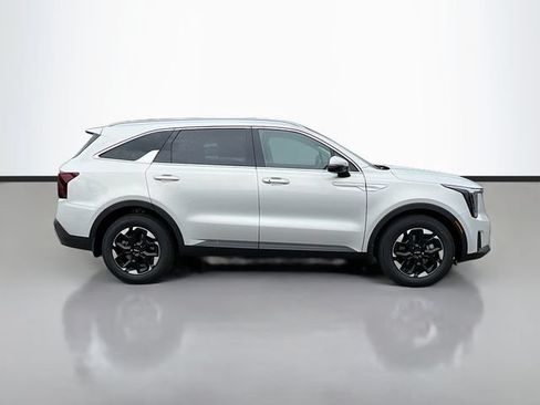 New 2026 Kia Sorento S FWD image 8