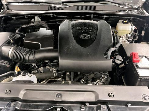 Used 2022 Toyota Tacoma TRD Off-Road image 35