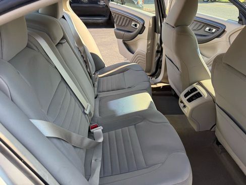 Used 2011 Ford Taurus SE FWD image 21