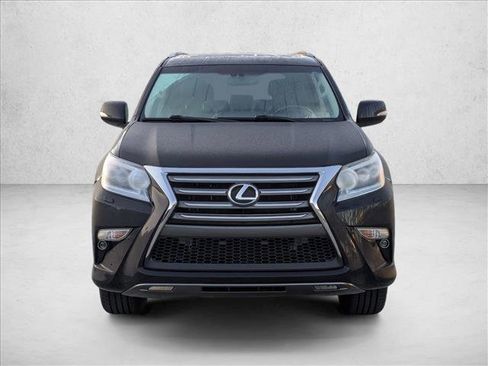 Used 2019 Lexus GX 460 image 2