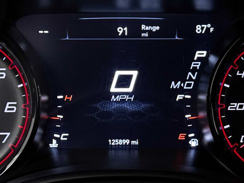 Used 2018 Dodge Charger SXT w/ Blacktop Package RWD image 29