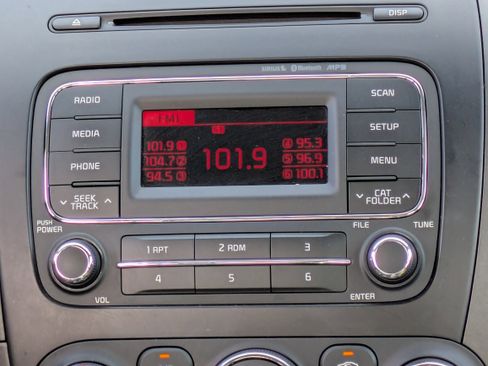 Used 2015 Kia Forte LX image 17