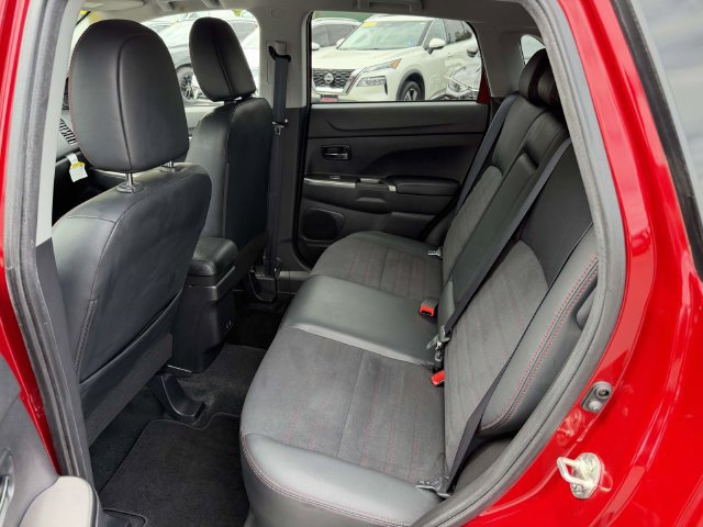 Used 2023 Mitsubishi Outlander Sport SE AWD/4WD image 13