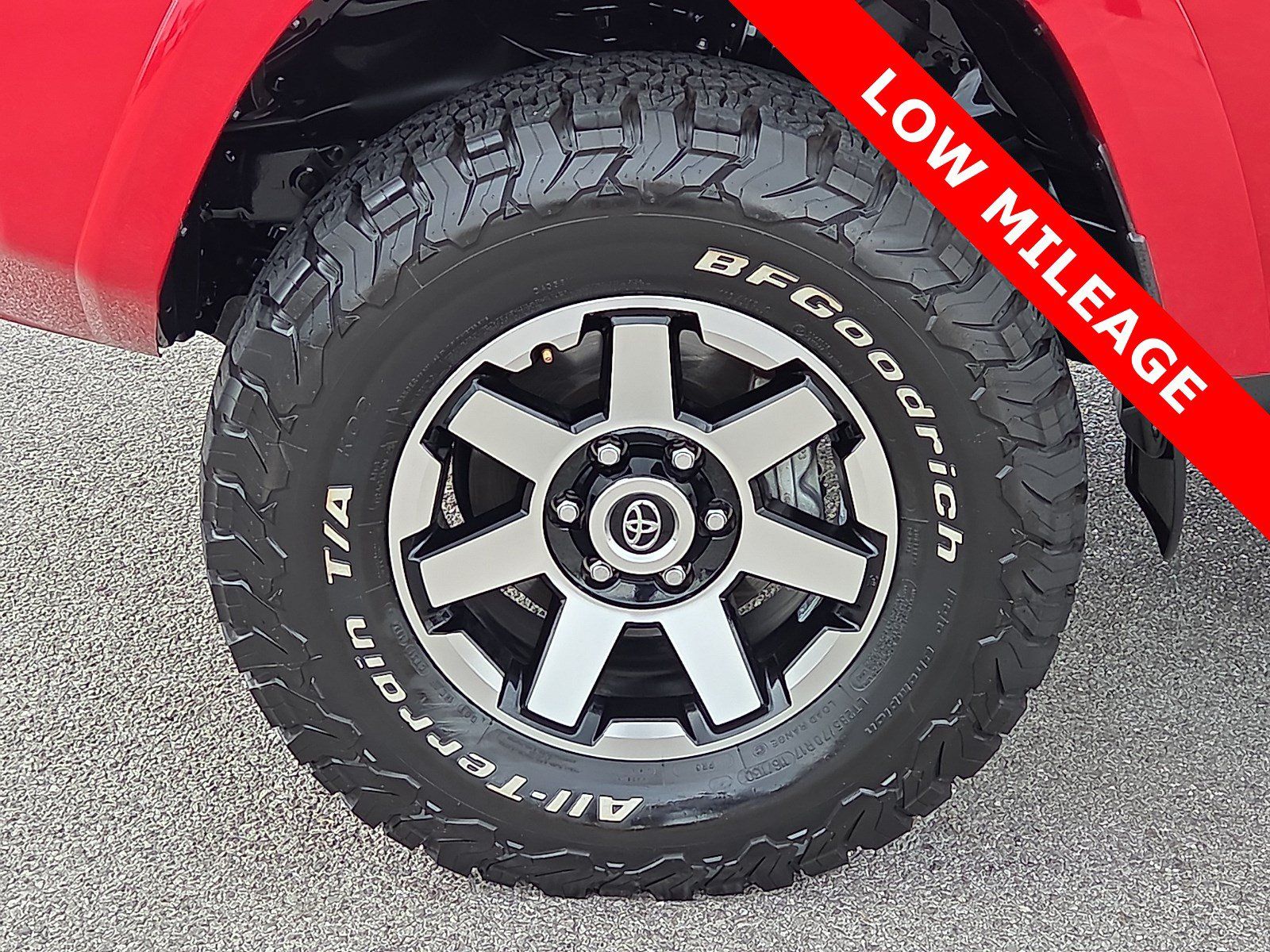 Used 2024 Toyota 4Runner TRD Off-Road AWD/4WD image 7