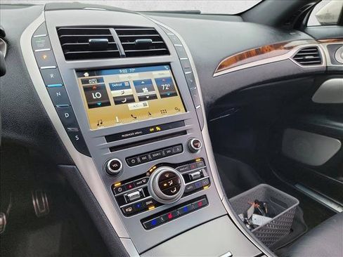 Used 2018 Lincoln MKZ Reserve w/ Luxury Package FWD image 18