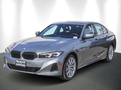 Certified 2023 BMW 330i 330i w/ Driving Assistance Package image 3