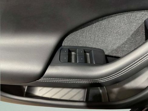 Used 2021 Tesla Model S Plaid image 21