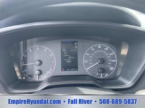 Used 2025 Toyota Corolla LE FWD image 31