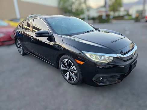 Used 2017 Honda Civic EX-T image 4