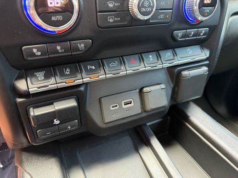 Used 2020 GMC Sierra 2500 AT4 w/ AT4 Premium Package AWD/4WD image 18