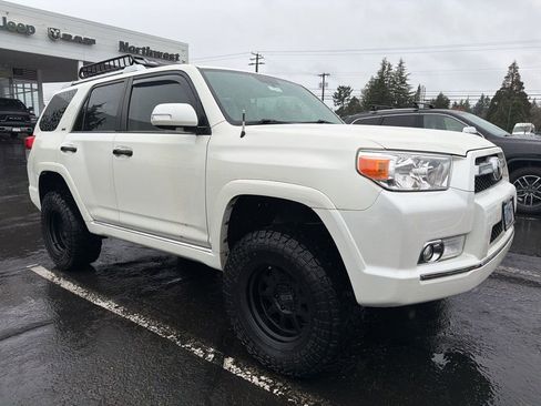 Used 2010 Toyota 4Runner SR5 w/ Convenience Pkg image 1