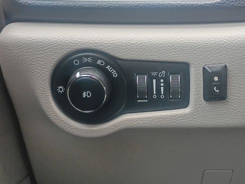 Used 2017 Chrysler Pacifica Limited image 12