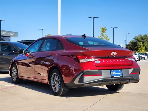 Certified 2024 Hyundai Elantra SEL image 4