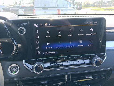 Used 2023 Chevrolet Colorado LT w/ LT Convenience Package III image 18