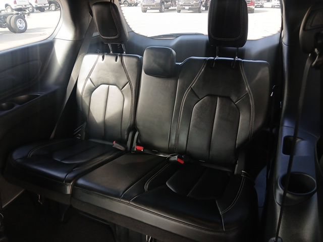 Used 2025 Chrysler Pacifica Select FWD image 10