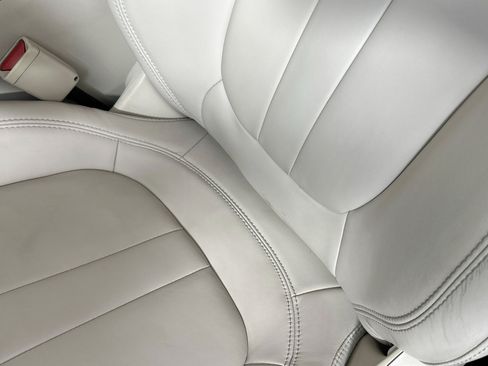 Used 2017 Chrysler 200 Limited Platinum w/ Comfort & Convenience Group FWD image 18