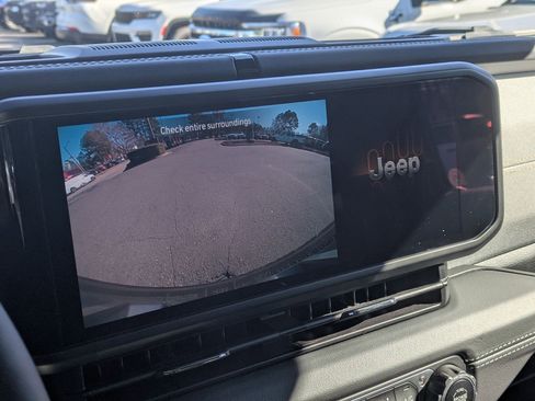 Used 2024 Jeep Wrangler Sahara w/ Safety Group image 13