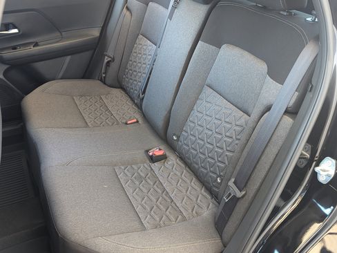 Used 2025 Nissan Kicks SV w/ SV Premium Package image 18